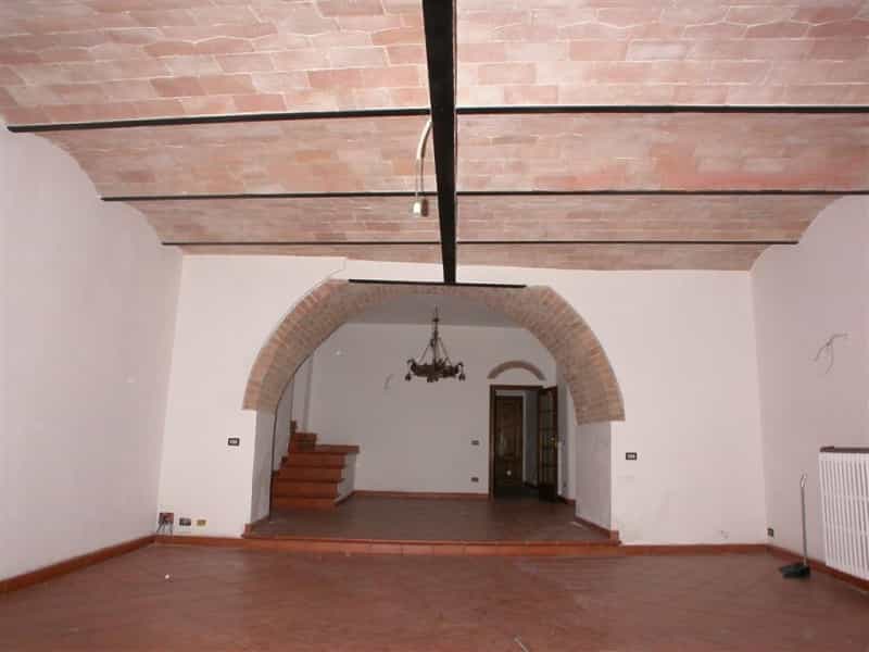 Dom w Volterra, Toskania 10082533