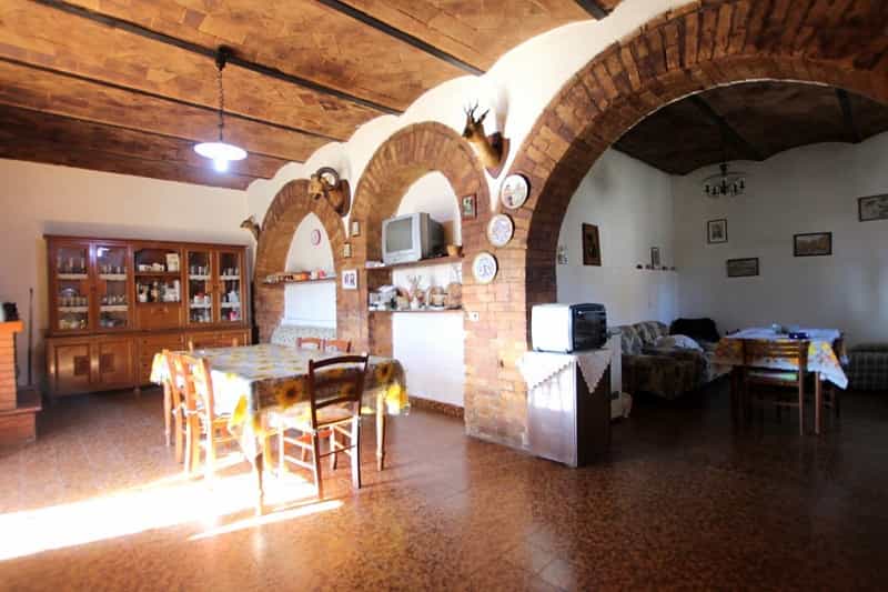 жилой дом в Сан-Далмацио, Тоскана 10082561