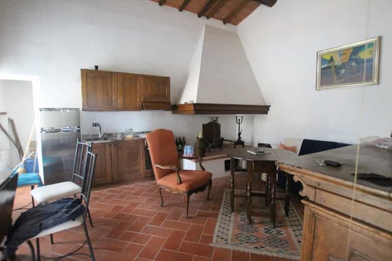 rumah dalam Volterra, Tuscany 10082568