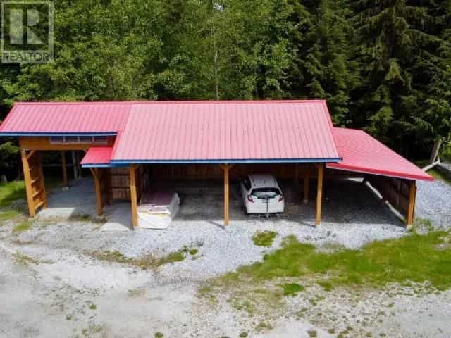 Land in , BC 10082634