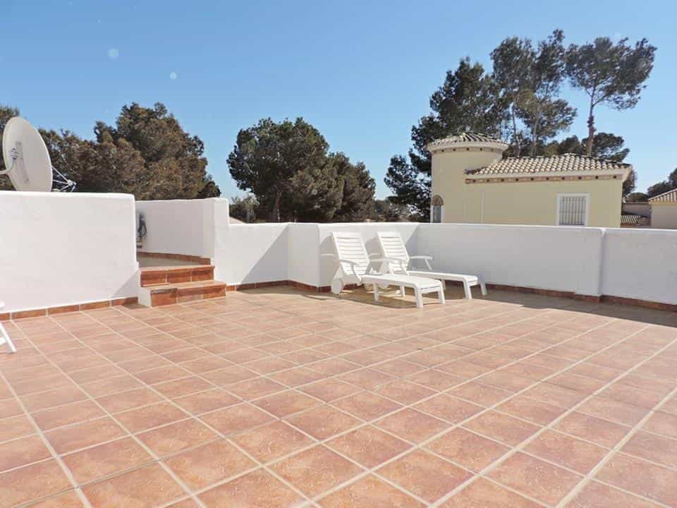Talo sisään Pinar De Campoverde, Alicante 10082674