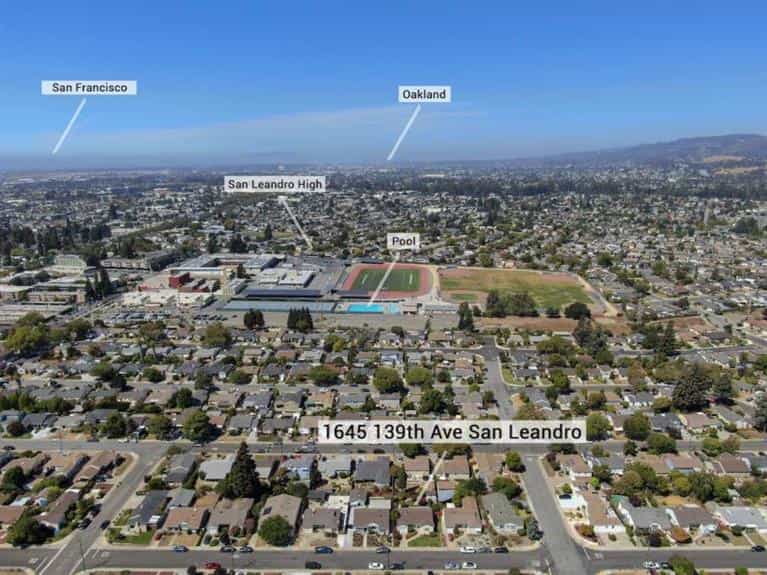 Condominium in San Leandro, Californië 10082730