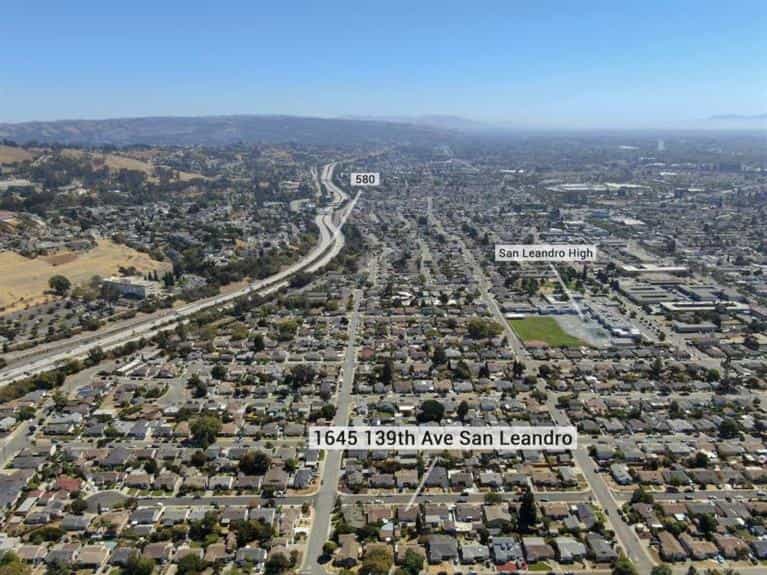Condominium in San Leandro, California 10082730