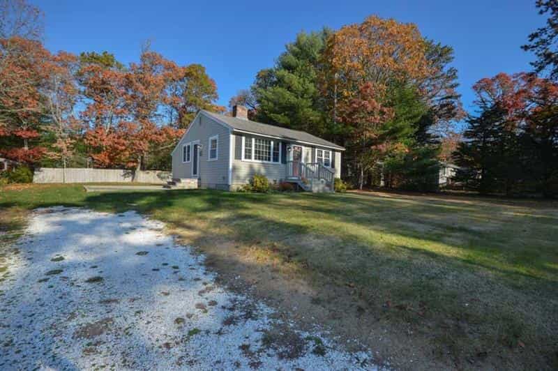 House in Cotuit Highlands, Massachusetts 10083588