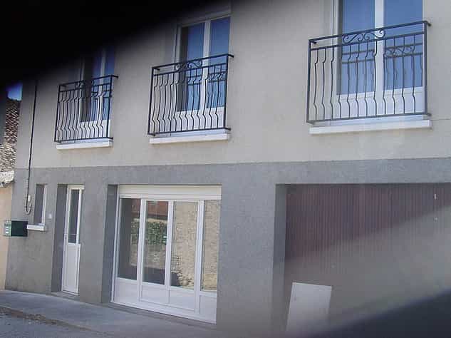 Hus i La Trimouille, Nouvelle-Aquitaine 10083639