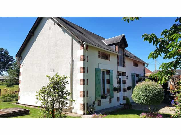 Casa nel Brigueil-le-Chantre, Nuova Aquitania 10083659