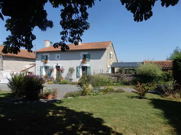 House in Saulge, Nouvelle-Aquitaine 10083677