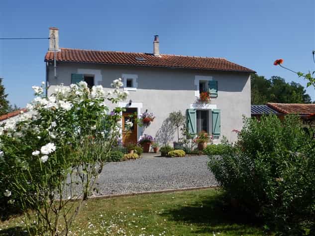 Hus i Saulge, Poitou-Charentes 10083677