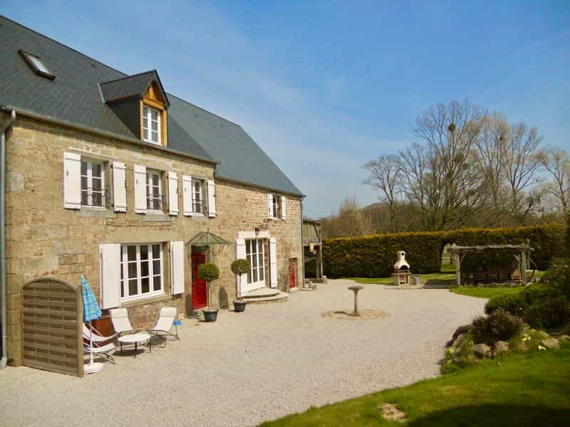 House in Vire, Basse-Normandie 10083692