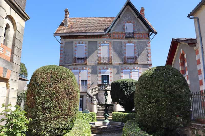 σπίτι σε Bossugan, Nouvelle-Aquitaine 10083697