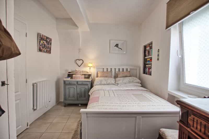 Hus i Homps, Languedoc-Roussillon 10083698