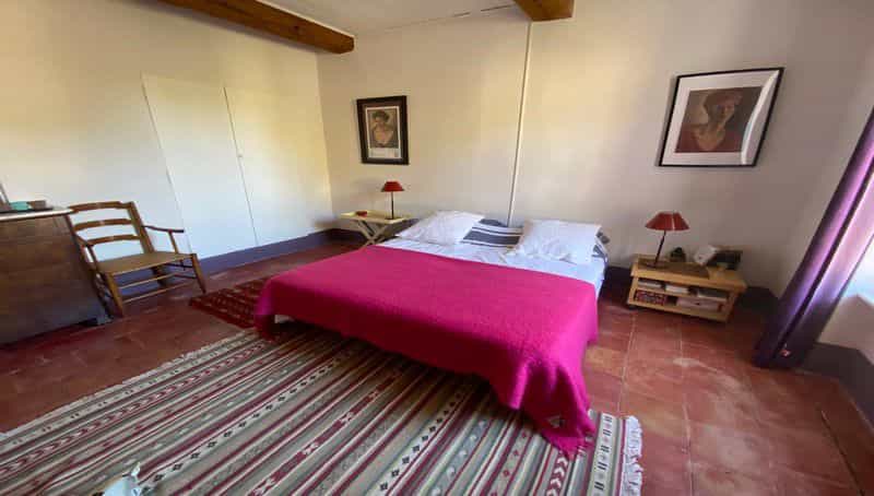 σπίτι σε Ginestas, Languedoc-Roussillon 10083704