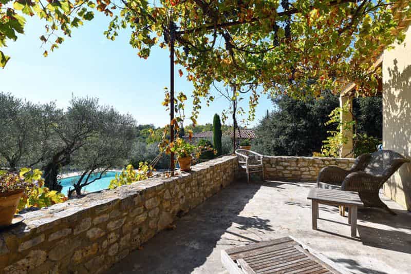 House in Uzes, Languedoc-Roussillon 10083707