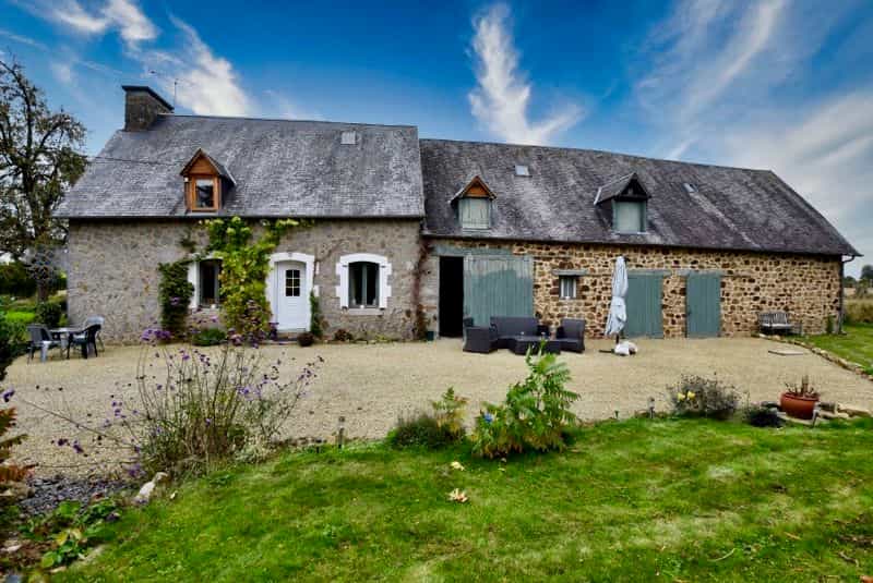 House in Notre-Dame-du-Touchet, Basse-Normandie 10083710