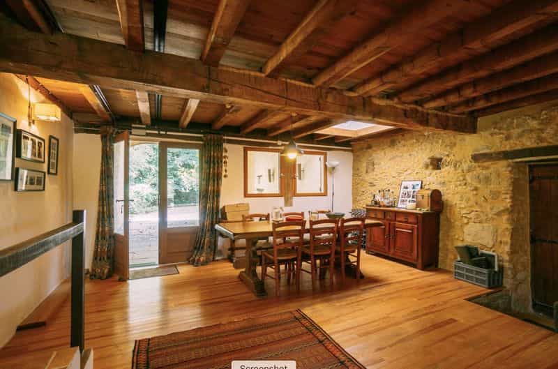 жилой дом в Marciac, Midi-Pyrenees 10083733