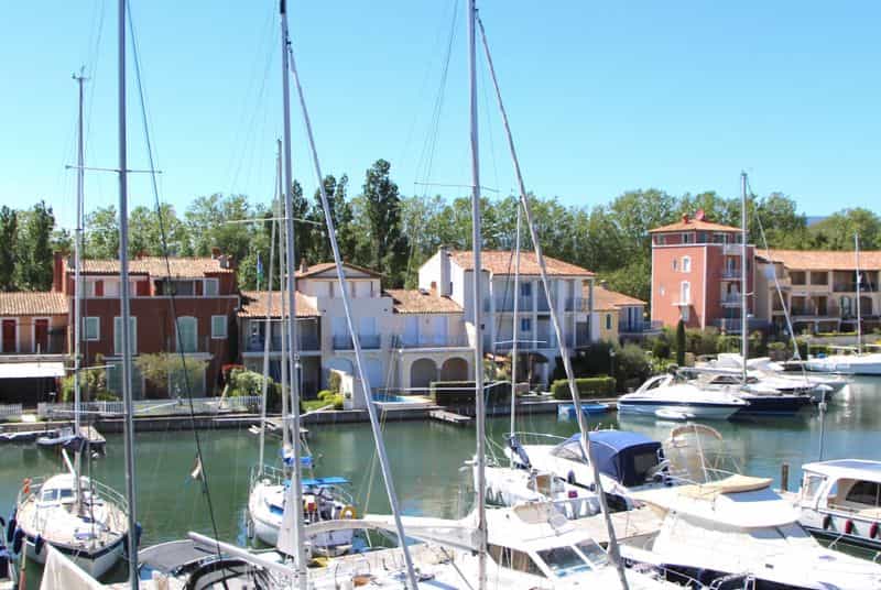 קוֹנדוֹמִינִיוֹן ב Port Grimaud, Provence-Alpes-Cote d'Azur 10083735