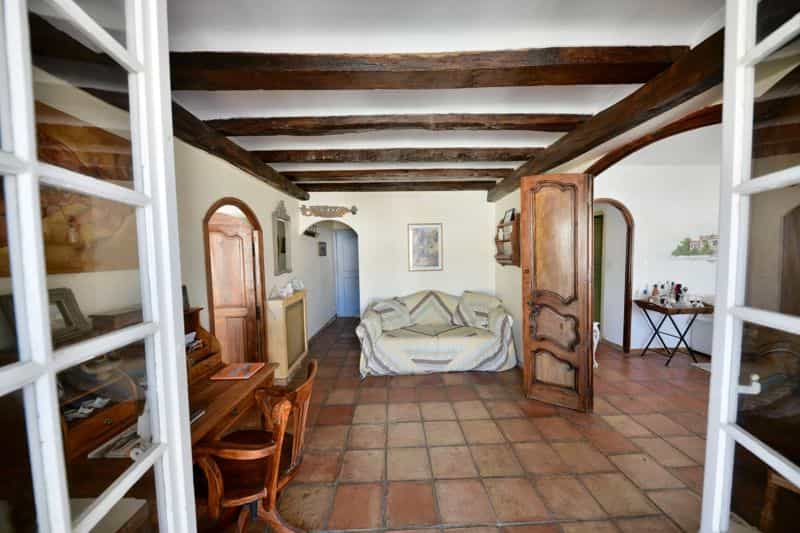 Eigentumswohnung im Grimaud, Provence-Alpes-Côte d'Azur 10083781