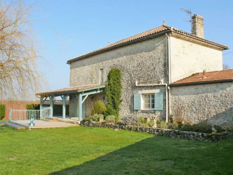 بيت في Branne, Aquitaine 10083783