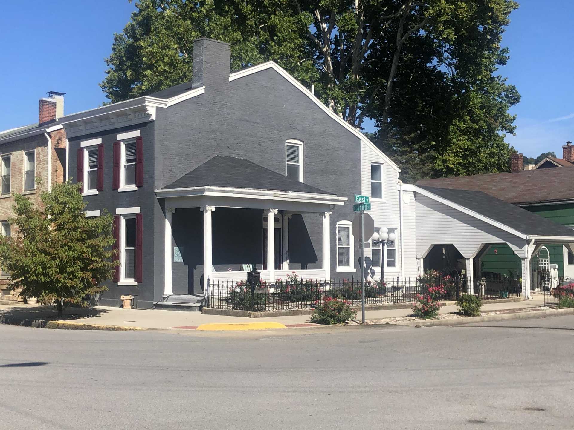 House in Milton, Kentucky 10084219