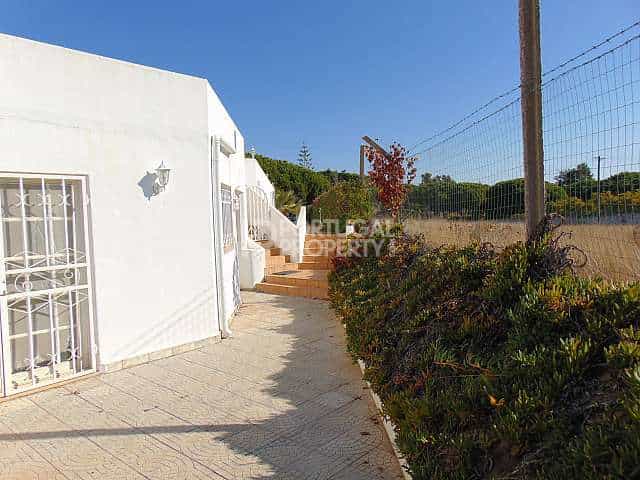 House in Caramujeira, Algarve 10084409