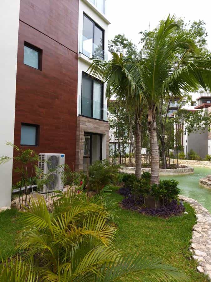Condominium in El Crucero, Quintana Roo 10084929