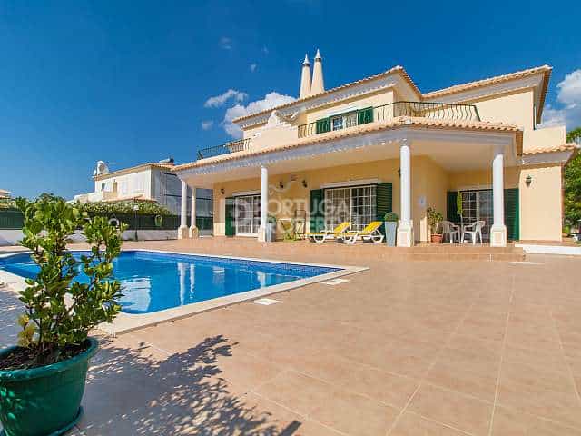 σπίτι σε Vilamoura, Algarve 10085300