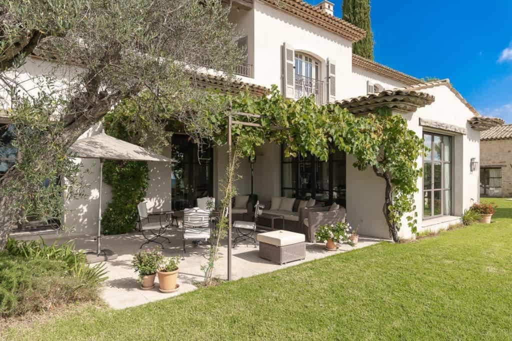 Huis in Chateauneuf-Grasse, Provence-Alpes-Côte d'Azur 10085824