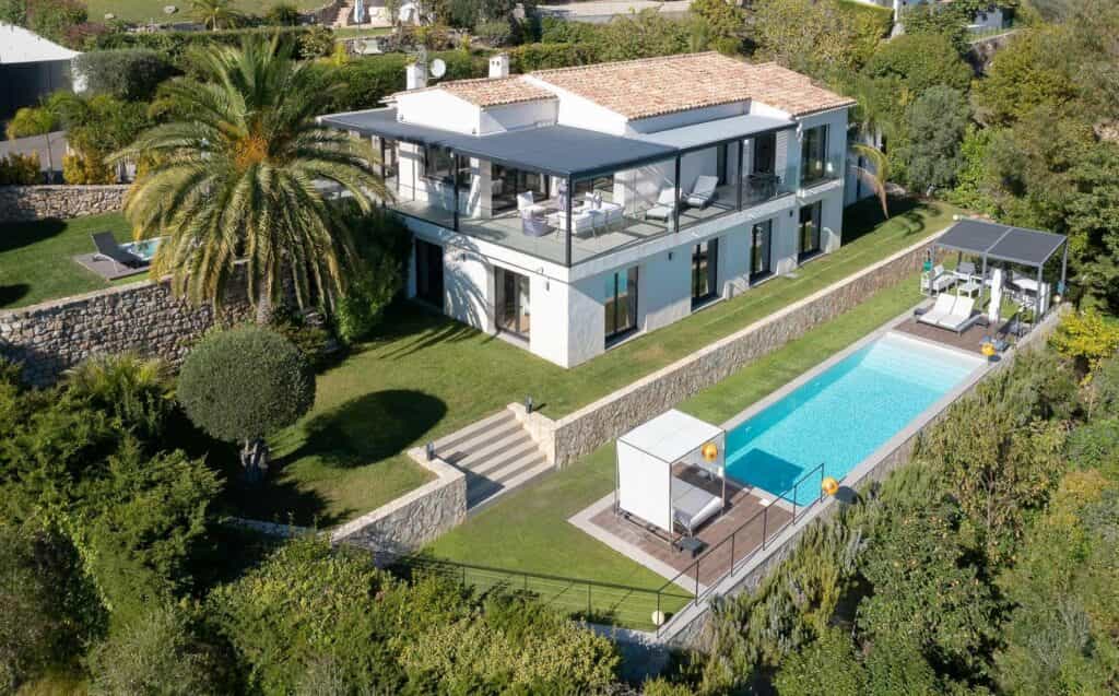 Rumah di Le Four-a-Chaux, Provence-Alpes-Cote d'Azur 10085830