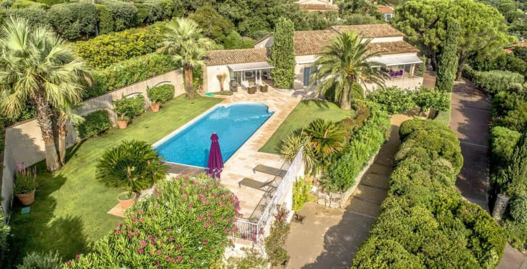 Rumah di Sainte-Maxime, Provence-Alpes-Cote d'Azur 10085854