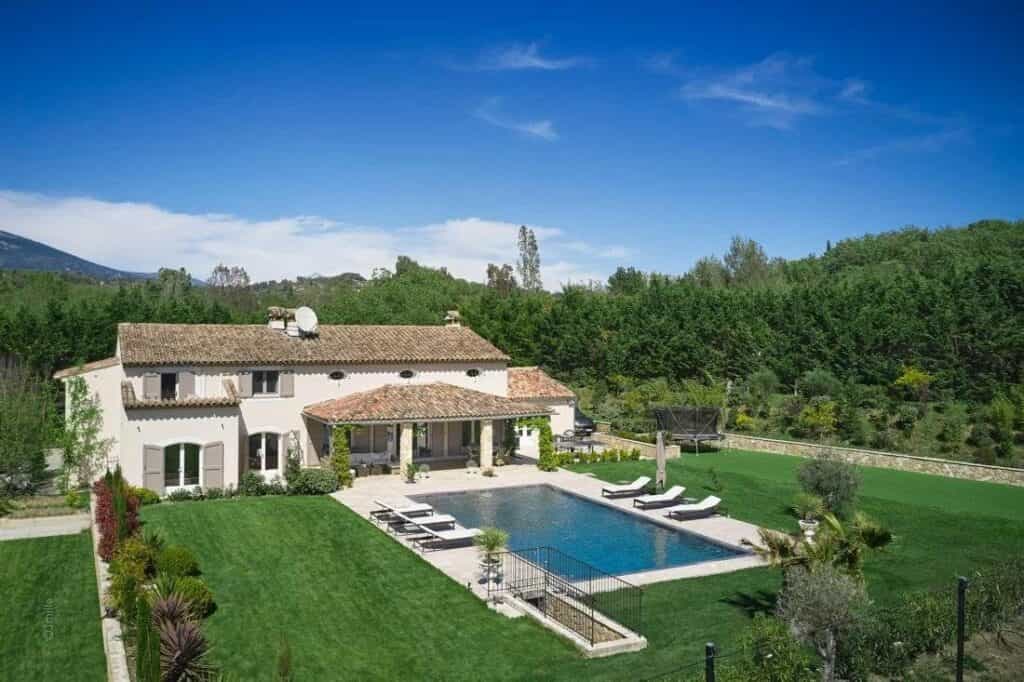 Huis in Chateauneuf-Grasse, Provence-Alpes-Côte d'Azur 10085858
