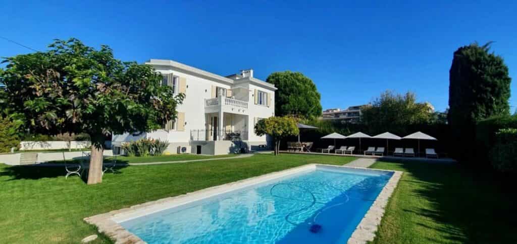 House in Saint-Laurent-du-Var, Provence-Alpes-Cote d'Azur 10085893