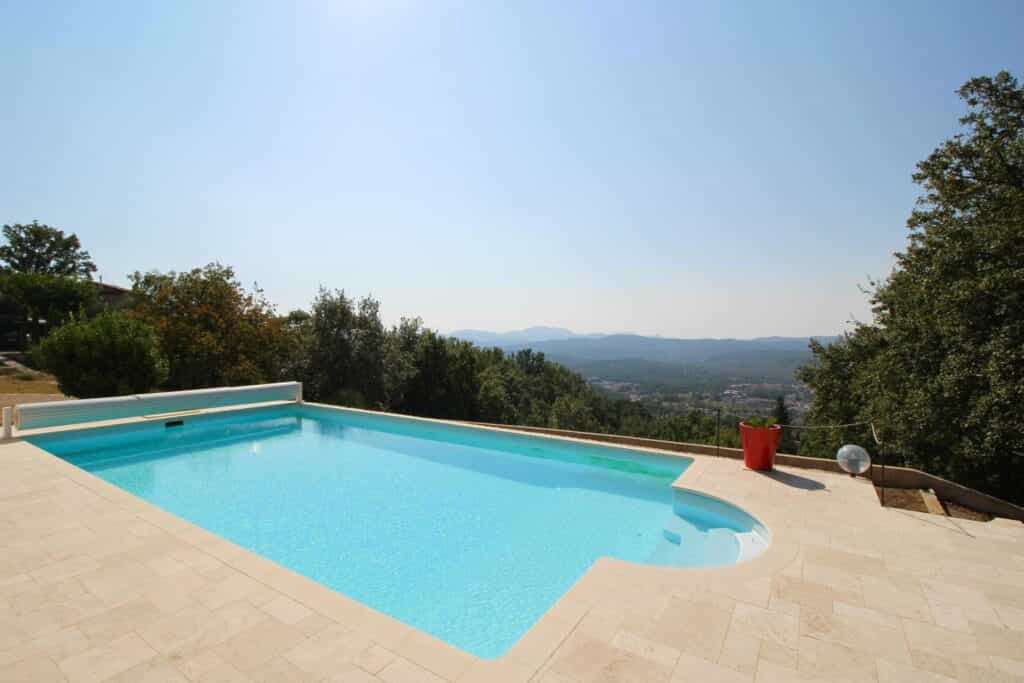 Hus i Montauroux, Provence-Alpes-Cote d'Azur 10085927