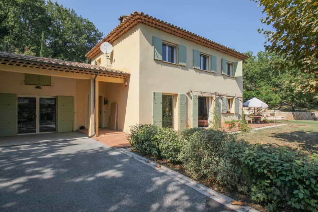 House in Montauroux, Provence-Alpes-Cote d'Azur 10085971