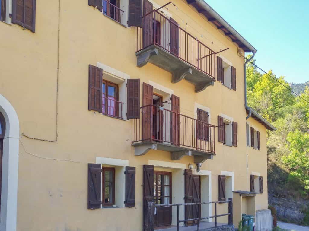 House in Tende, Provence-Alpes-Cote d'Azur 10085986