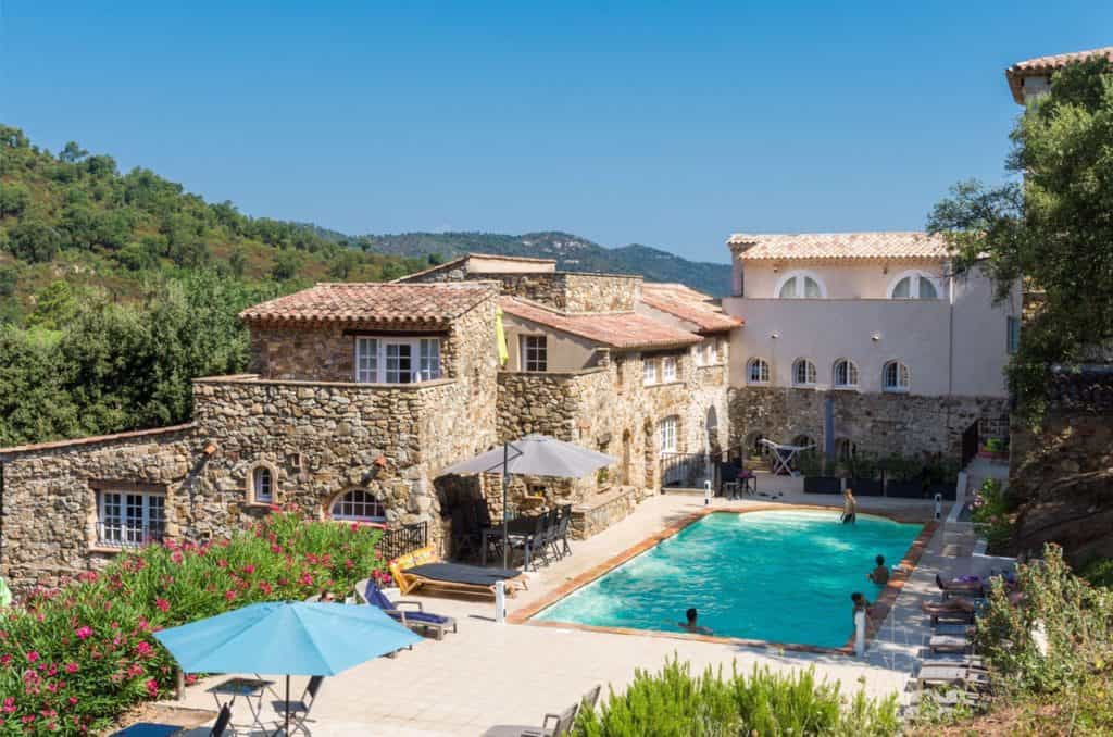 Rumah di Le Plan-de-la-Tour, Provence-Alpes-Cote d'Azur 10085997