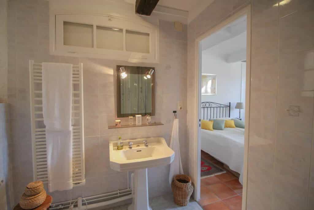 Talo sisään Fayence, Provence-Alpes-Cote d'Azur 10086001