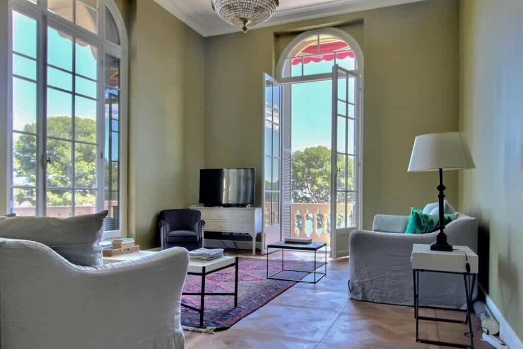 公寓 在 Roquebrune, Provence-Alpes-Cote d'Azur 10086028