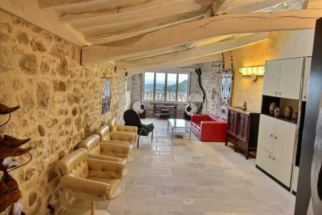 Condominium in , Provence-Alpes-Cote d'Azur 10086188