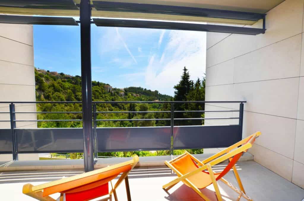 Condominium in Eze, Provence-Alpes-Cote d'Azur 10086193