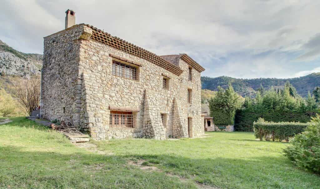 House in Castillon, Provence-Alpes-Cote d'Azur 10086252