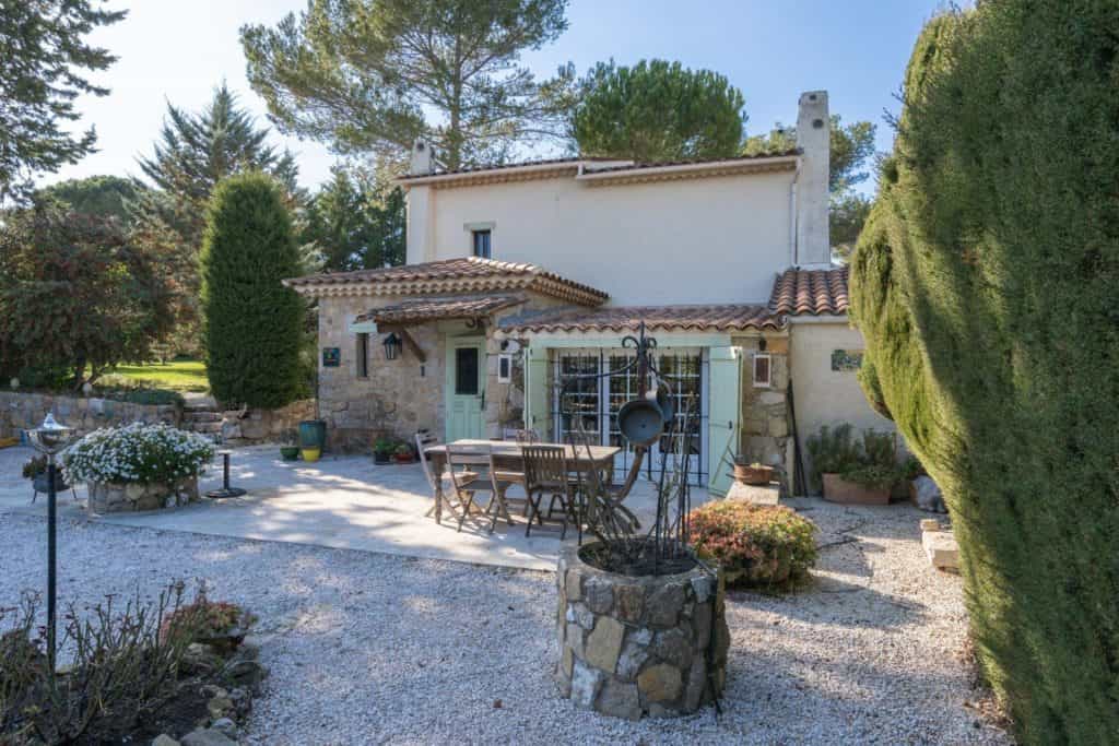 Hus i Mouans-Sartoux, Provence-Alpes-Cote d'Azur 10086263