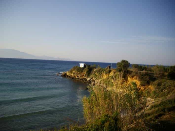 Land in Alikanas, Ionië Nisia 10086672
