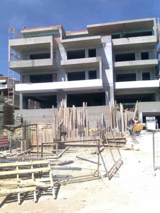 Condominium in Kalamaki, Attica-Athens-South 10087252
