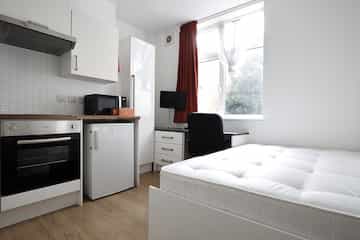 Condominium in Leicester,  10087609