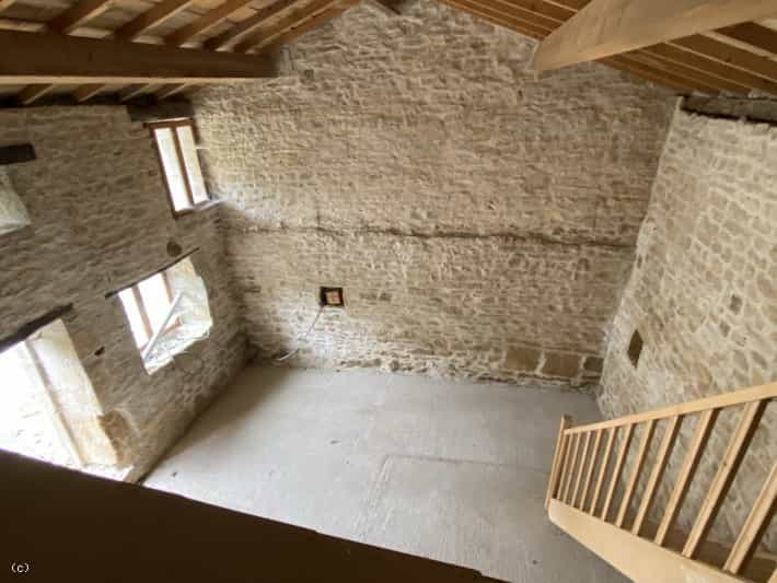 Будинок в Villefagnan, Poitou-Charentes 10087828