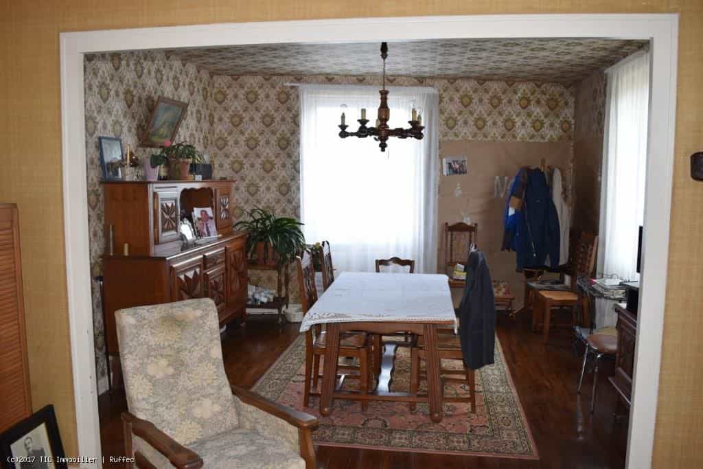 Dom w Verteuil-Sur-Charente, Poitou-Charentes 10087847