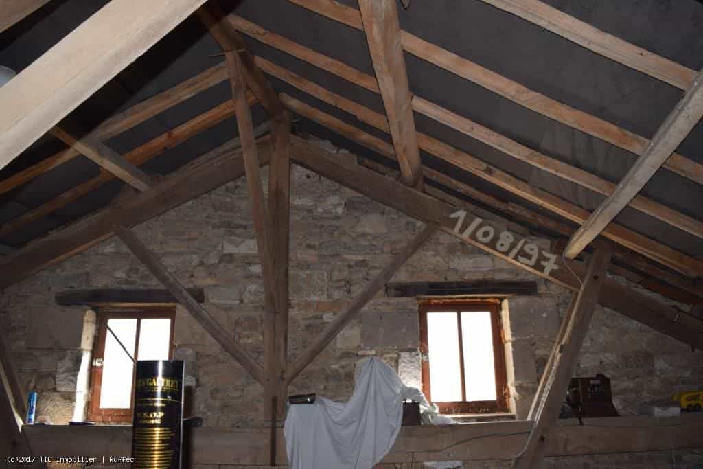 Dom w Verteuil-Sur-Charente, Poitou-Charentes 10087847
