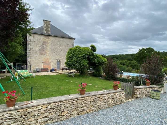 σπίτι σε Civray, Poitou-Charentes 10087867