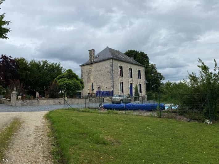 σπίτι σε Saint-Gaudent, Nouvelle-Aquitaine 10087867