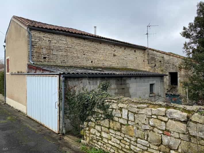 House in Mansle, Nouvelle-Aquitaine 10087980